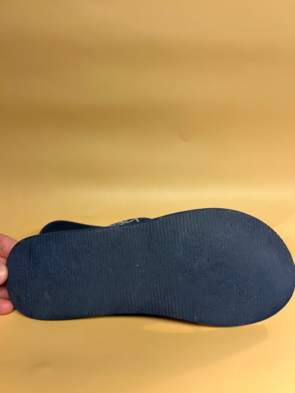 Tommy Hilfiger Navy Blue Patterned Fabric Thong Sandals with Brown Trim - Picture 3 of 4